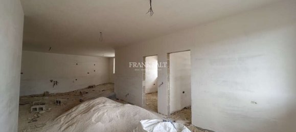 3 bedrooms Maisonette in Mosta, Malta No. 2267 2