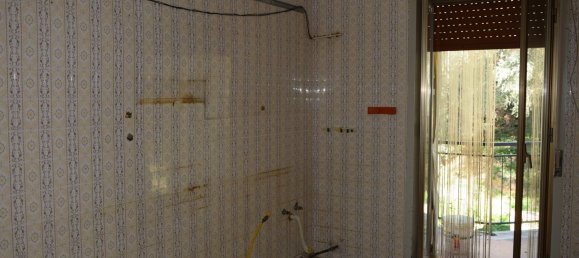 5-salle Appartement à Caltanissetta, Italy No. 252089 3