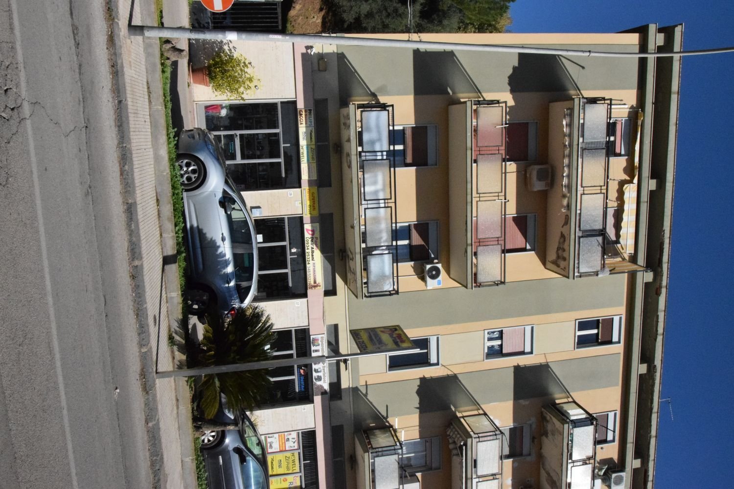 5-salle Appartement à Caltanissetta, Italy No. 252089