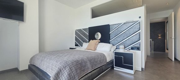 4 Schlafzimmer Villa in Cabo Roig, Spain, Nr. 186422 32