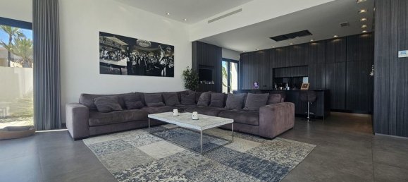 4 Schlafzimmer Villa in Cabo Roig, Spain, Nr. 186422 12