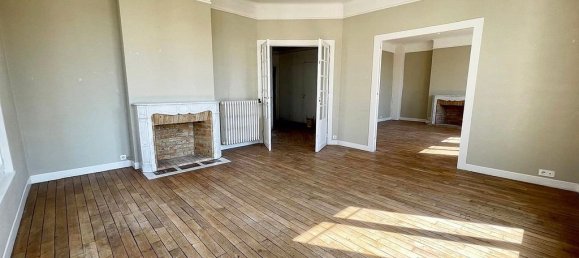 2 bedrooms Apartment in Reims, France No. 263819 2