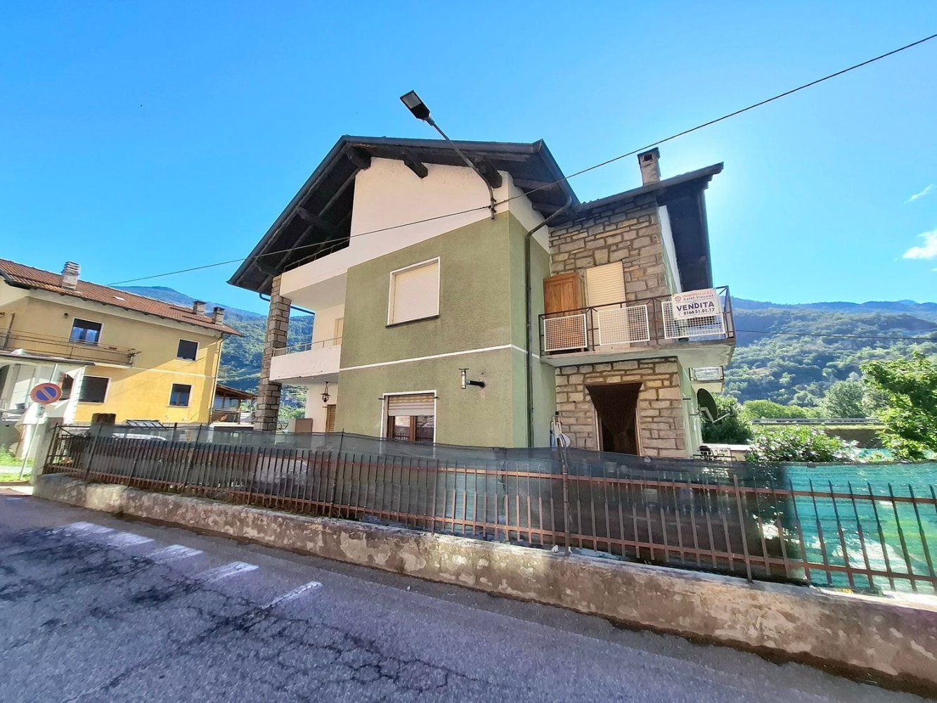 Квартира с 5 спальнями в Монжове, Италия № 326828