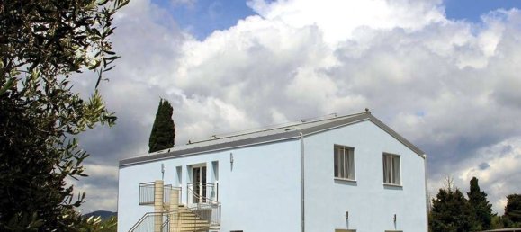 500m² Commercial property in Castiglione della Pescaia, Italy No. 210900 14