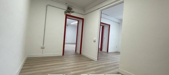 60m² Office in Ancona, Italy No. 10880 9