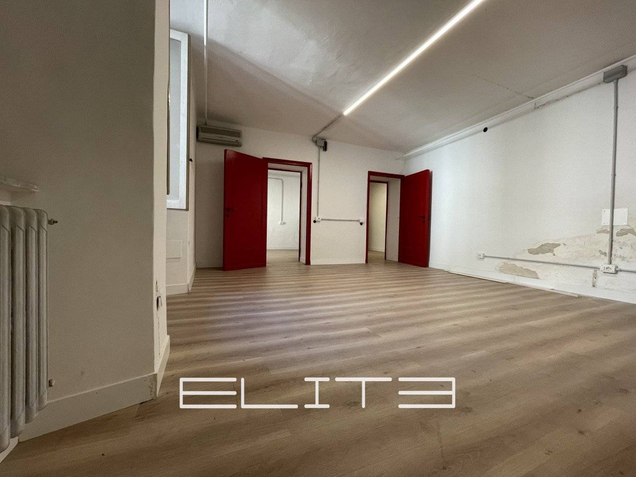 60m² Office in Ancona, Italy No. 10880
