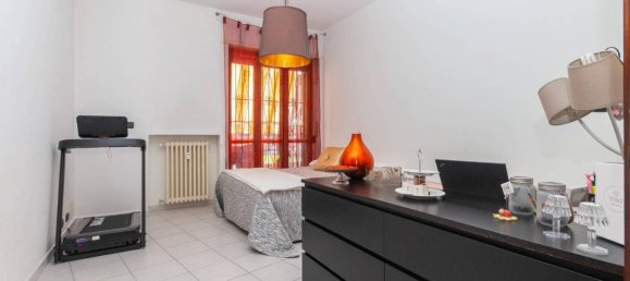 3-salle Appartement à Druento, Italy No. 74190 9