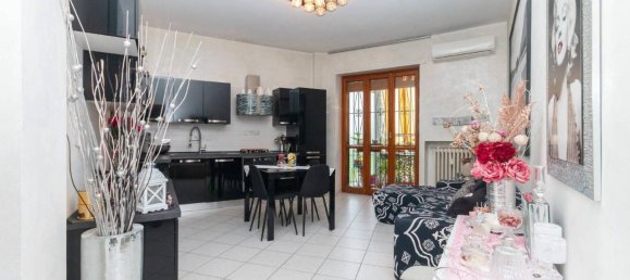 3-salle Appartement à Druento, Italy No. 74190 20