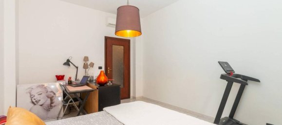 3-salle Appartement à Druento, Italy No. 74190 11