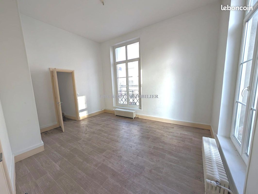 2 bedrooms Apartment in Orleans, France No. 334066