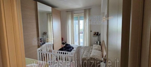 3 rooms Apartment in Rome, Italy No. 30801 8