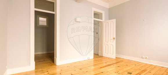 2 bedrooms Apartment in Lisbon, Portugal No. 150027 3