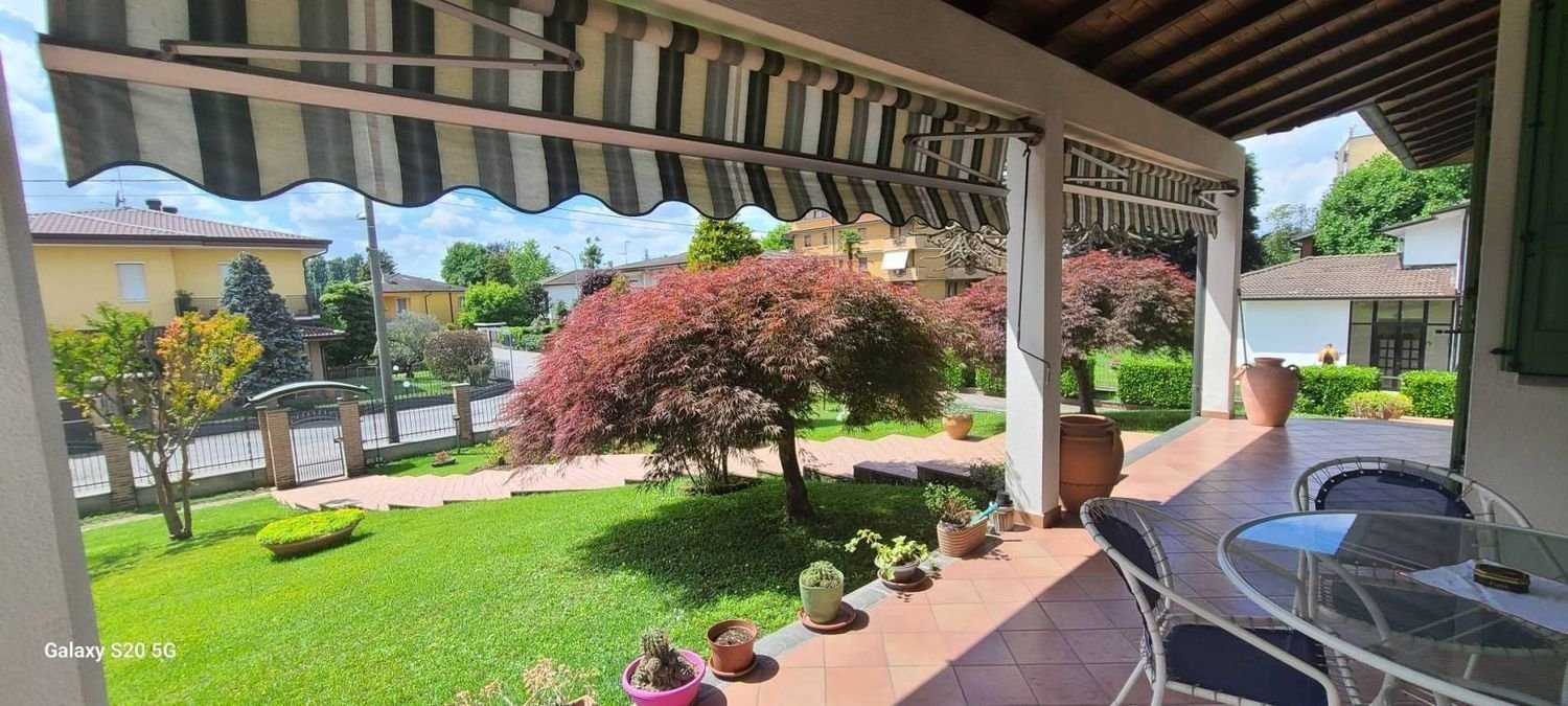 10 bedrooms Villa in Rivolta d'Adda, Italy No. 359743