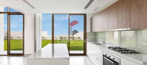 4 bedrooms Villa in Abu Dhabi, UAE No. 31567 6