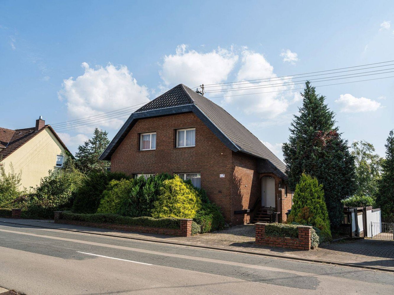 Таунхаус с 11 комнатами в Саарбрюккен, Германия № 357608