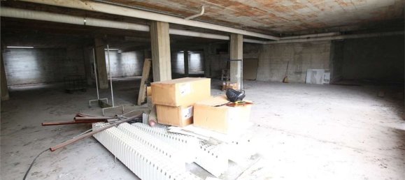 Коммерческая недвижимость с 2 комнатами в Кассано д’Адда, Италия № 8285 2