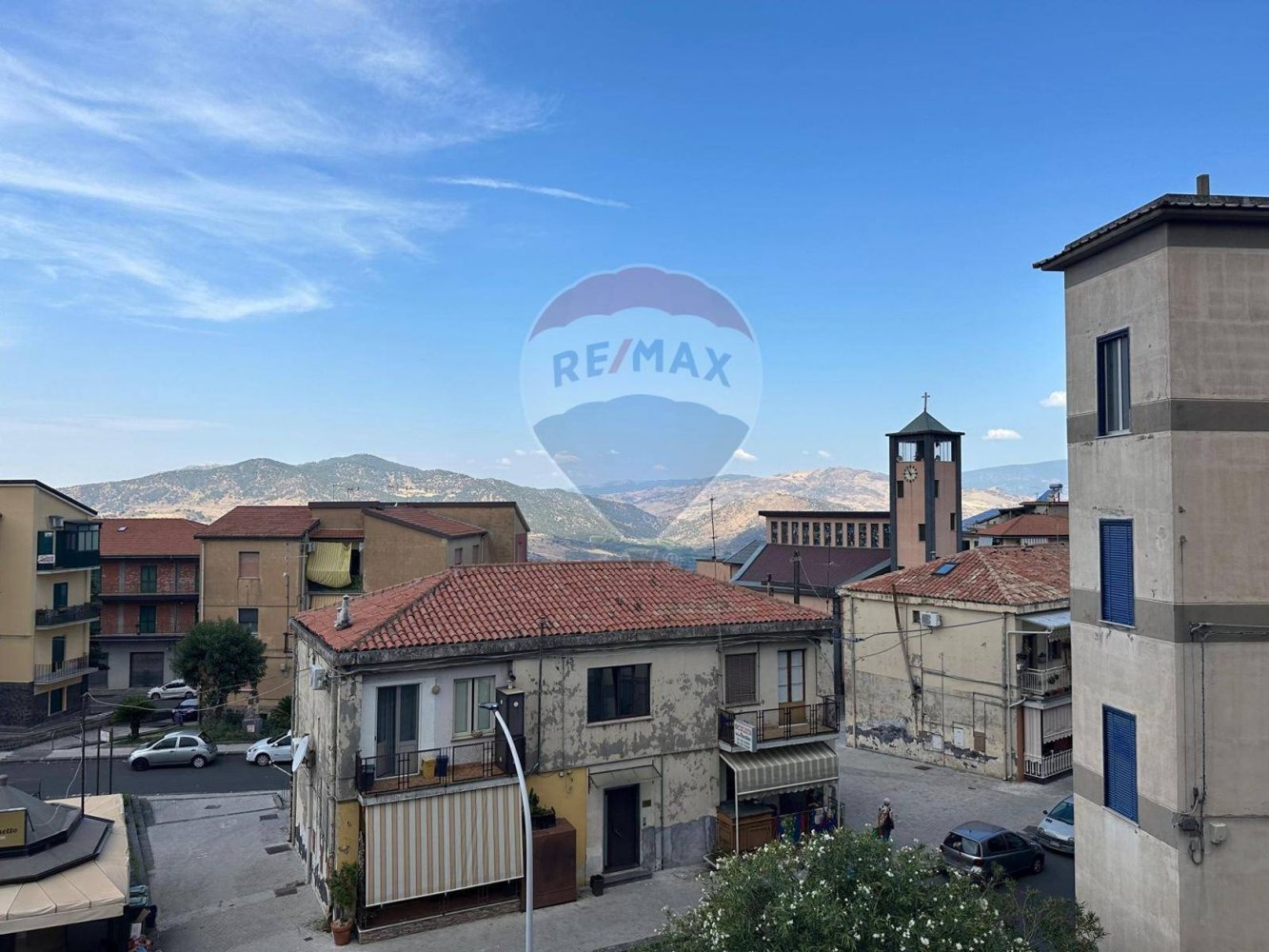 Квартира с 5 спальнями в Бронте, Италия № 127401