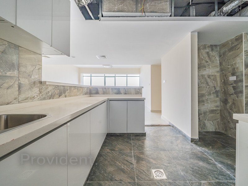 Квартира с 2 спальнями в Dubai Sports City, ОАЭ № 4549