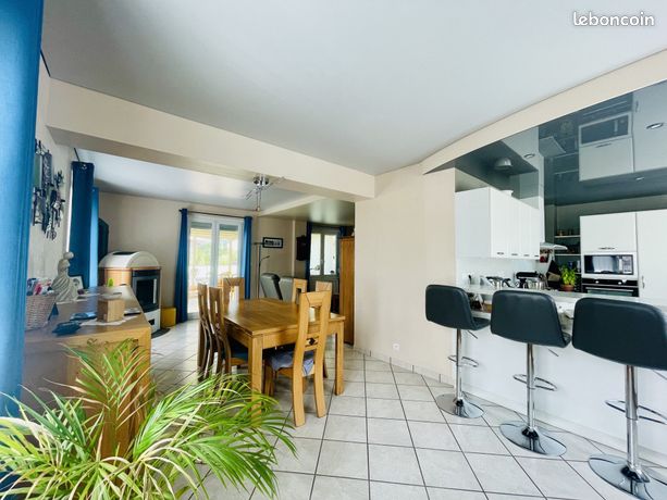 5 bedrooms House in Pontarlier, France No. 307586