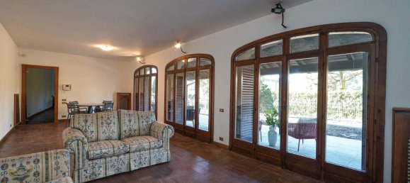 Casa de 11 habitaciónes en Suisio, Italy No. 16408 5