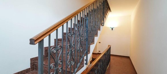 Casa de 11 habitaciónes en Suisio, Italy No. 16408 11