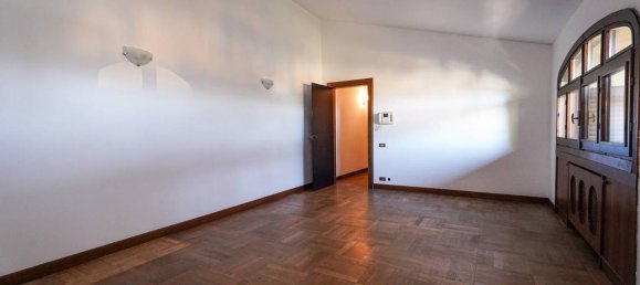 Casa de 11 habitaciónes en Suisio, Italy No. 16408 19