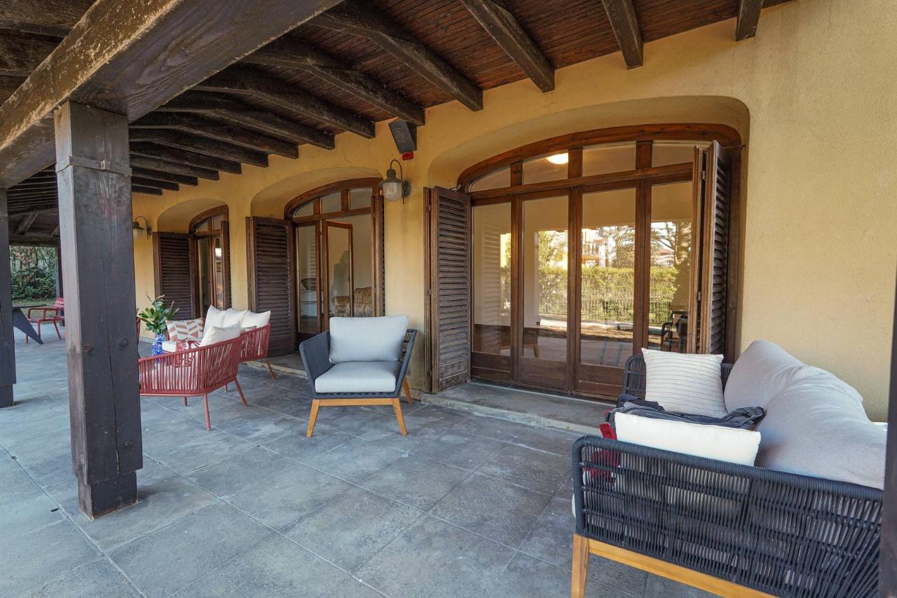 Casa de 11 habitaciónes en Suisio, Italy No. 16408