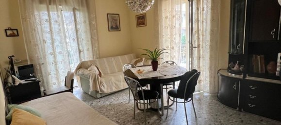 2-salle Appartement à Portici, Italy No. 254504 22