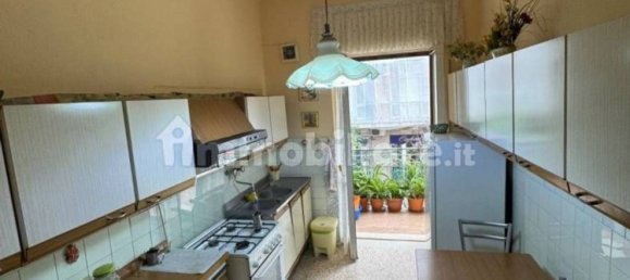 2-salle Appartement à Portici, Italy No. 254504 6