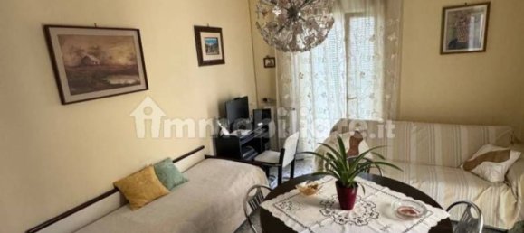 2-salle Appartement à Portici, Italy No. 254504 4