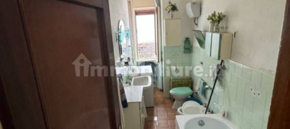 2-salle Appartement à Portici, Italy No. 254504 7
