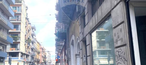 Imóvel comercial de 1 divisão em Bari, Italy N.º 35476 11