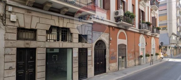 Imóvel comercial de 1 divisão em Bari, Italy N.º 35476 8