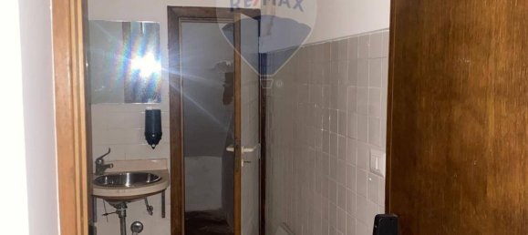 Imóvel comercial de 1 divisão em Bari, Italy N.º 35476 17