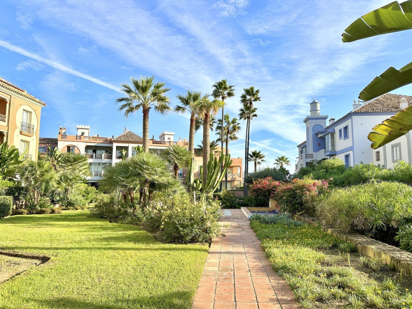 2 bedrooms Apartment in Casares, Spain No. 19084