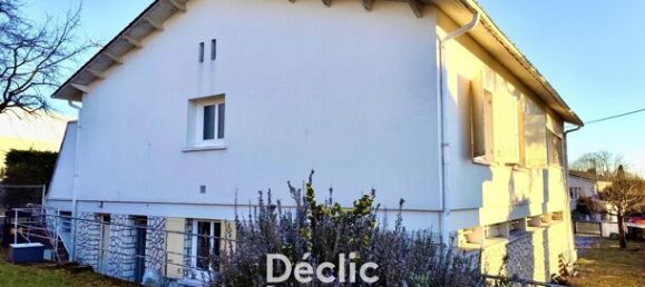 5 bedrooms House in Soyaux, France No. 100935 3