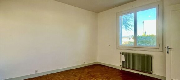 5 bedrooms House in Soyaux, France No. 100935 9