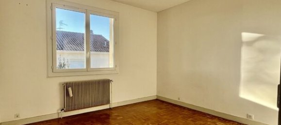 5 bedrooms House in Soyaux, France No. 100935 6