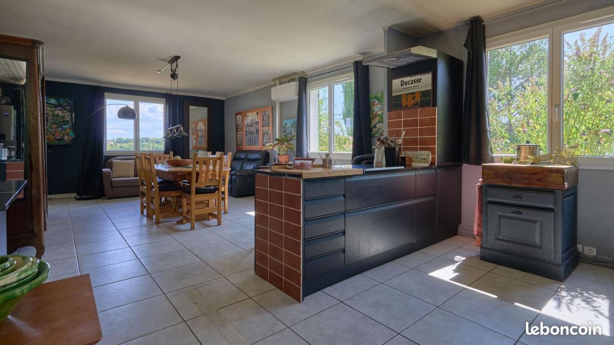 4 Schlafzimmer Haus in Pierrevert, France, Nr. 277534