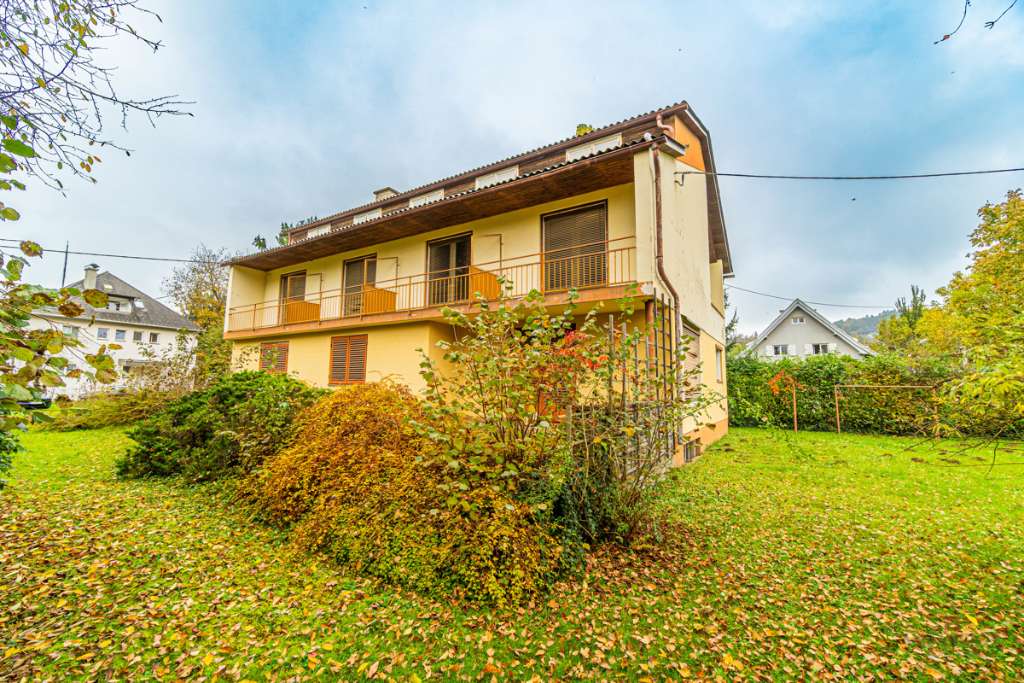 Hôtel à Krumpendorf am Worthersee, Austria 440m² No. 52359