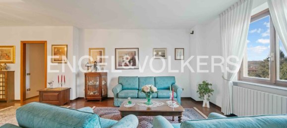 3 bedrooms Villa in Azzate, Italy No. 103445 7
