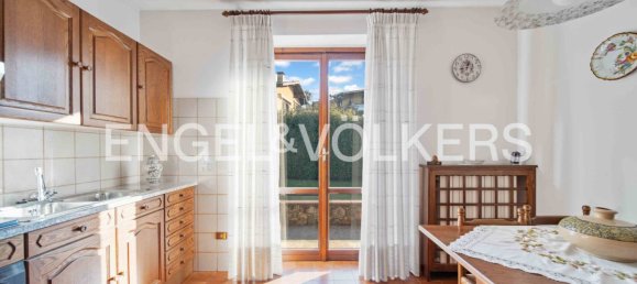 3 bedrooms Villa in Azzate, Italy No. 103445 10