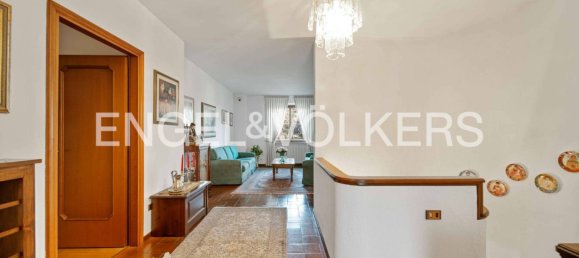 3 bedrooms Villa in Azzate, Italy No. 103445 8