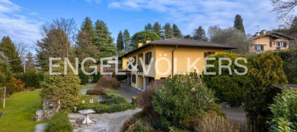 3 bedrooms Villa in Azzate, Italy No. 103445 2