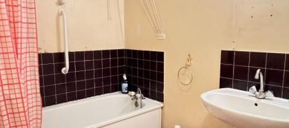 3 chambres Appartement à Neuilly-sur-Marne, France No. 181007 6