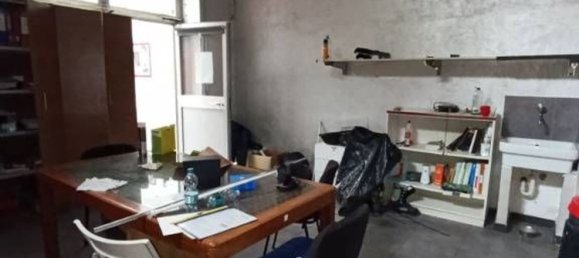 192m² Commercial property in Turin, Italy No. 306774 3