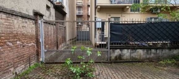 192m² Commercial property in Turin, Italy No. 306774 8