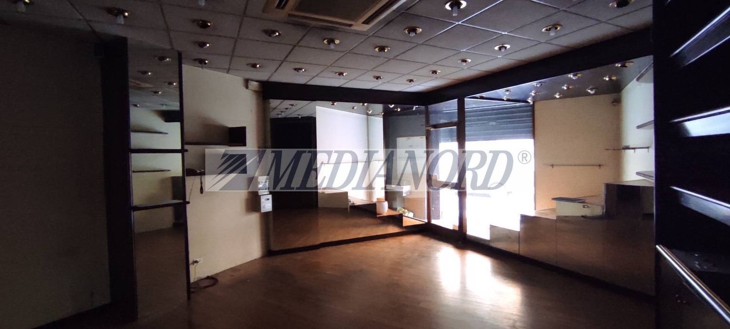 70m² Commercial property in Chiari, Italy No. 311884