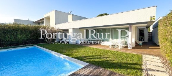 3 bedrooms Villa in Sesimbra, Portugal No. 106781 2