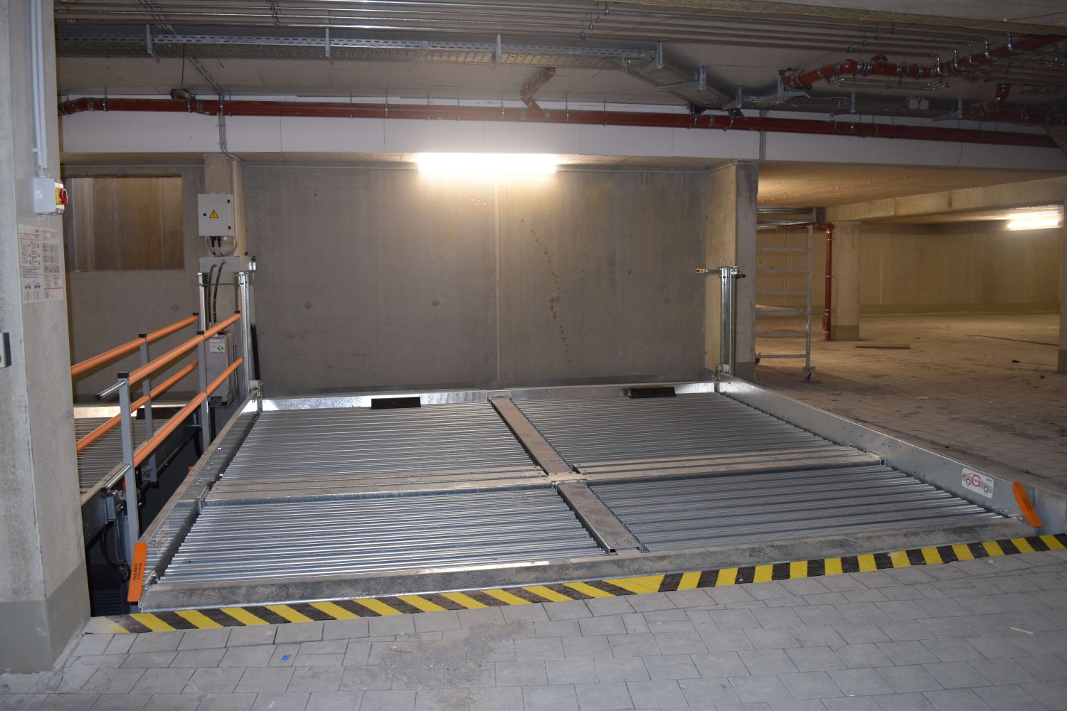  موقف سيارات في Regensburg, Germany رقم 35522